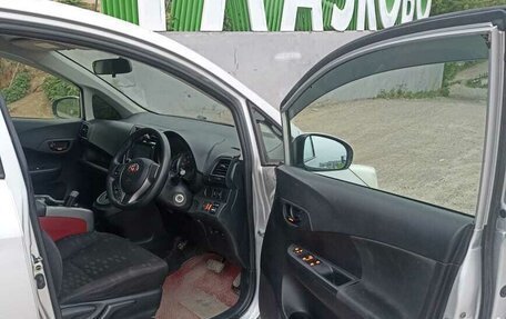 Toyota Ractis II, 2013 год, 800 000 рублей, 22 фотография