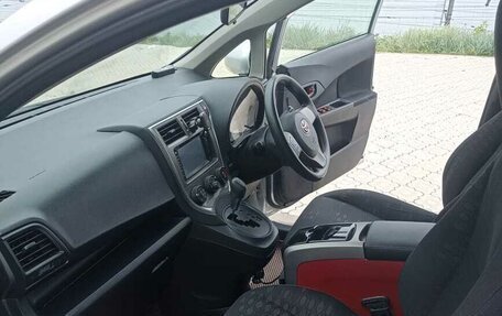 Toyota Ractis II, 2013 год, 800 000 рублей, 28 фотография