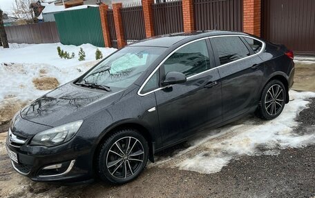 Opel Astra J, 2014 год, 1 050 000 рублей, 2 фотография