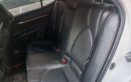 Toyota Camry, 2022 год, 2 200 000 рублей, 2 фотография