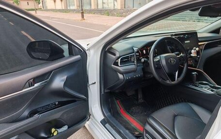 Toyota Camry, 2022 год, 2 200 000 рублей, 5 фотография