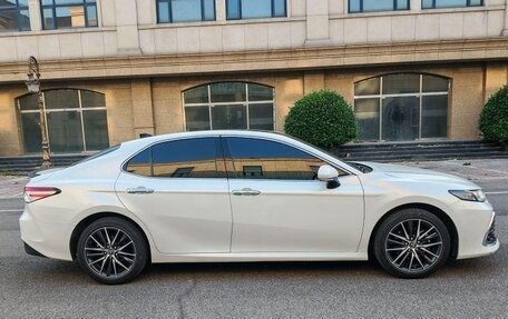 Toyota Camry, 2022 год, 2 200 000 рублей, 9 фотография
