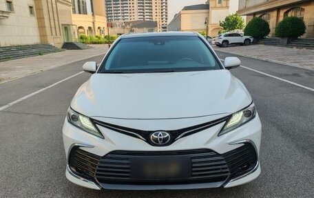 Toyota Camry, 2022 год, 2 200 000 рублей, 10 фотография