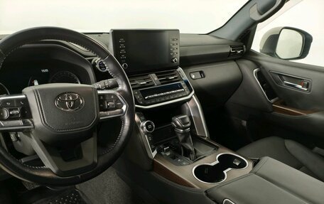 Toyota Land Cruiser, 2022 год, 10 500 000 рублей, 9 фотография