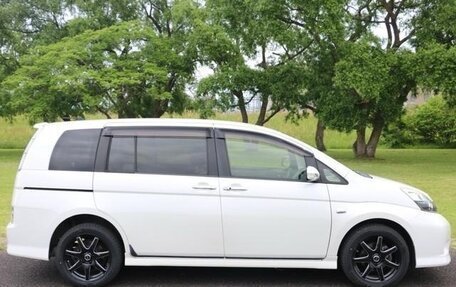 Toyota ISis I, 2011 год, 1 065 000 рублей, 6 фотография