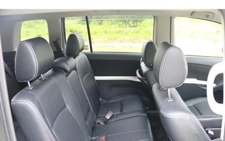 Toyota ISis I, 2011 год, 1 065 000 рублей, 32 фотография