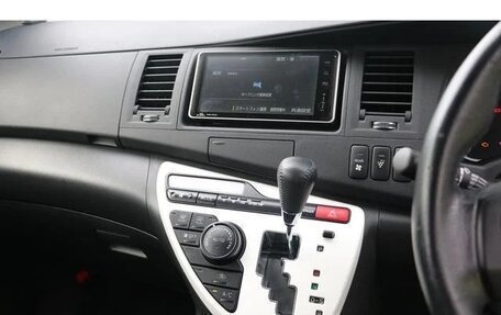 Toyota ISis I, 2011 год, 1 065 000 рублей, 24 фотография