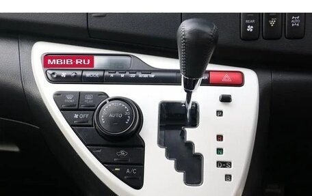 Toyota ISis I, 2011 год, 1 065 000 рублей, 25 фотография