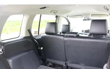 Toyota ISis I, 2011 год, 1 065 000 рублей, 39 фотография