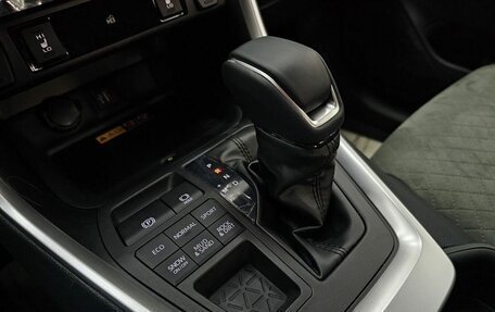 Toyota RAV4, 2025 год, 4 495 000 рублей, 9 фотография