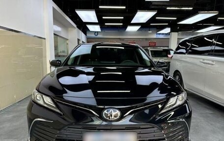 Toyota Camry, 2021 год, 2 300 000 рублей, 1 фотография