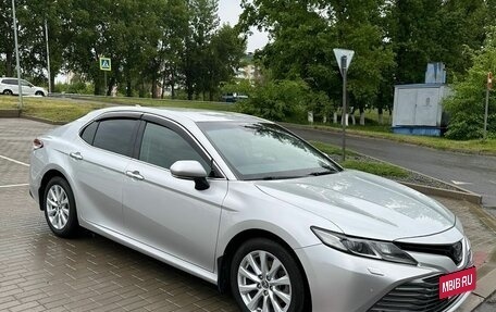 Toyota Camry, 2019 год, 2 640 000 рублей, 16 фотография