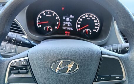 Hyundai Solaris II рестайлинг, 2017 год, 1 300 000 рублей, 8 фотография