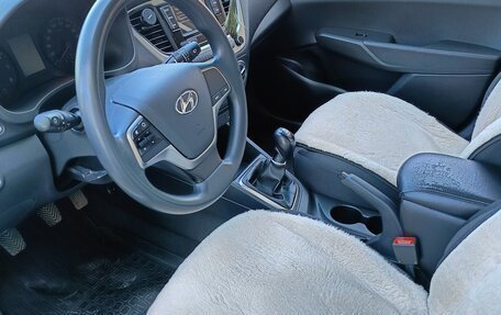 Hyundai Solaris II рестайлинг, 2017 год, 1 300 000 рублей, 12 фотография