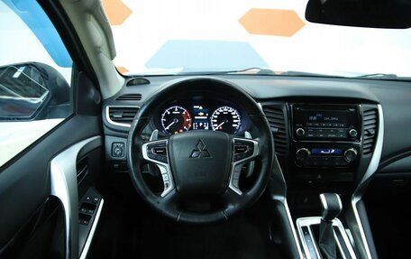 Mitsubishi Pajero Sport III рестайлинг, 2019 год, 2 790 000 рублей, 13 фотография
