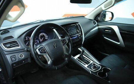 Mitsubishi Pajero Sport III рестайлинг, 2019 год, 2 790 000 рублей, 10 фотография
