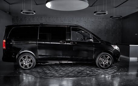 Mercedes-Benz V-Класс, 2023 год, 15 500 000 рублей, 5 фотография