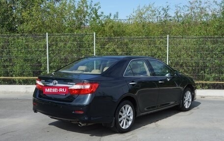 Toyota Camry, 2013 год, 1 570 000 рублей, 2 фотография