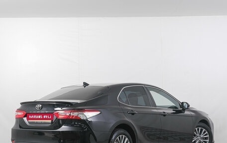 Toyota Camry, 2018 год, 2 599 000 рублей, 5 фотография