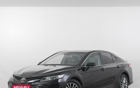 Toyota Camry, 2018 год, 2 599 000 рублей, 2 фотография