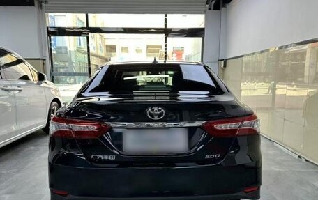 Toyota Camry, 2021 год, 2 300 000 рублей, 4 фотография