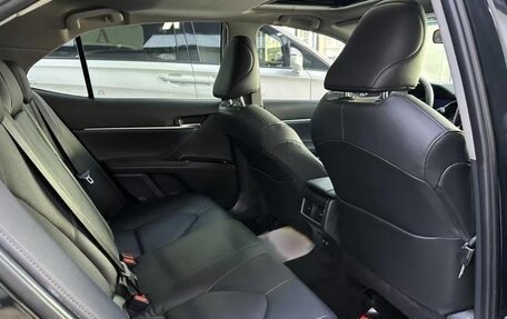 Toyota Camry, 2021 год, 2 300 000 рублей, 7 фотография