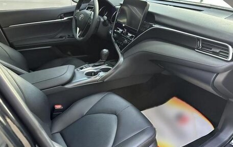 Toyota Camry, 2021 год, 2 300 000 рублей, 8 фотография