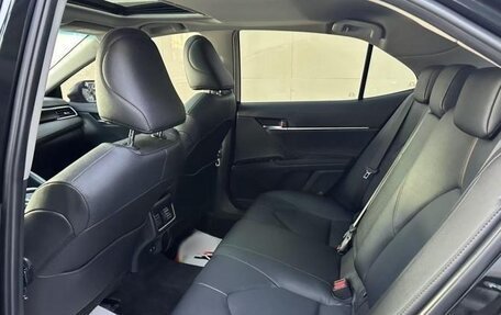 Toyota Camry, 2021 год, 2 300 000 рублей, 9 фотография