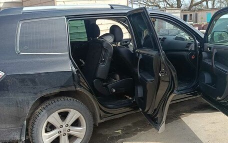 Toyota Highlander III, 2011 год, 1 500 000 рублей, 2 фотография