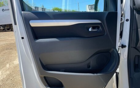 Peugeot Traveller I, 2021 год, 3 500 000 рублей, 8 фотография