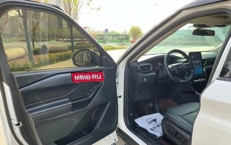 Ford Explorer VI, 2021 год, 2 400 200 рублей, 6 фотография