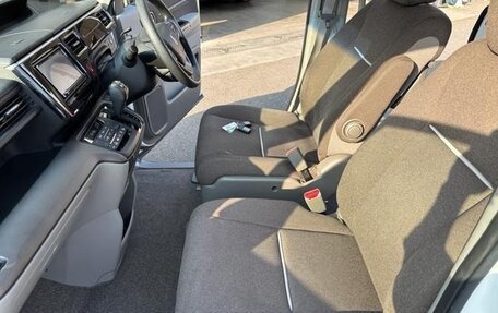 Honda Stepwgn IV, 2015 год, 1 187 000 рублей, 13 фотография