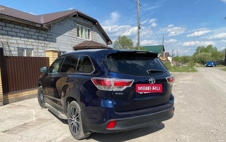 Toyota Highlander III, 2015 год, 2 399 000 рублей, 3 фотография