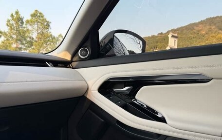 Land Rover Range Rover Evoque II, 2021 год, 2 800 000 рублей, 14 фотография