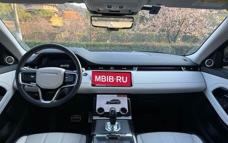 Land Rover Range Rover Evoque II, 2021 год, 2 800 000 рублей, 7 фотография
