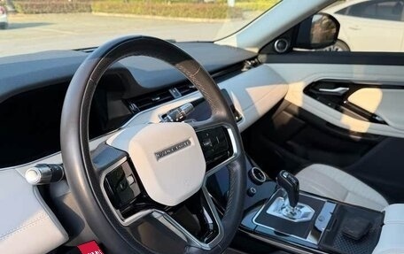 Land Rover Range Rover Evoque II, 2021 год, 2 800 000 рублей, 8 фотография
