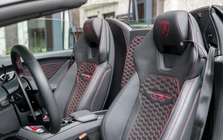 Lamborghini Huracán, 2022 год, 27 900 000 рублей, 12 фотография
