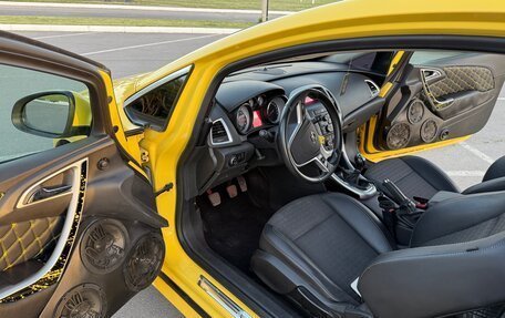 Opel Astra J, 2011 год, 1 100 000 рублей, 26 фотография