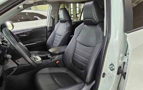 Toyota RAV4, 2022 год, 2 900 000 рублей, 17 фотография
