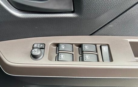 Toyota Roomy I, 2022 год, 843 000 рублей, 24 фотография