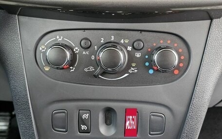 Renault Sandero II рестайлинг, 2015 год, 1 199 000 рублей, 22 фотография