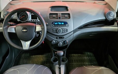 Chevrolet Spark III, 2011 год, 640 000 рублей, 9 фотография
