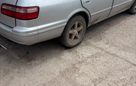 Toyota Camry, 1997 год, 330 000 рублей, 4 фотография