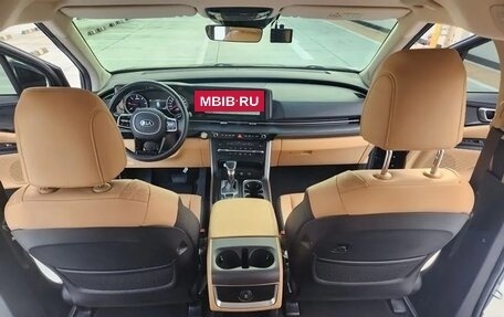 KIA Carnival, 2021 год, 2 345 600 рублей, 7 фотография