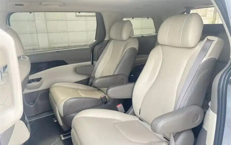 KIA Carnival, 2021 год, 3 150 000 рублей, 17 фотография