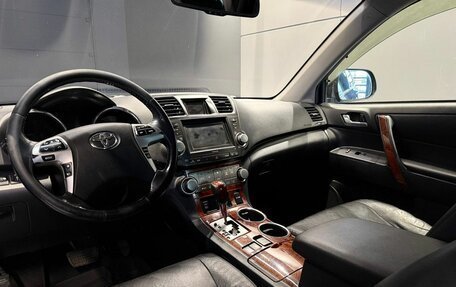 Toyota Highlander III, 2011 год, 2 000 000 рублей, 7 фотография