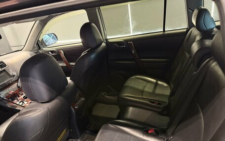 Toyota Highlander III, 2011 год, 2 000 000 рублей, 8 фотография