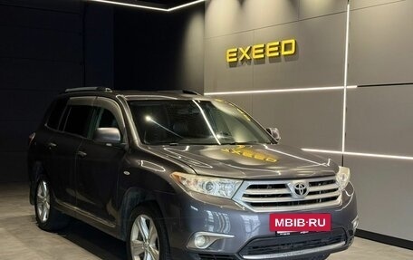 Toyota Highlander III, 2011 год, 2 000 000 рублей, 2 фотография