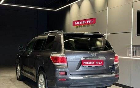 Toyota Highlander III, 2011 год, 2 000 000 рублей, 5 фотография