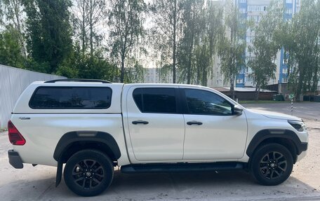 Toyota Hilux VIII, 2021 год, 6 000 000 рублей, 3 фотография
